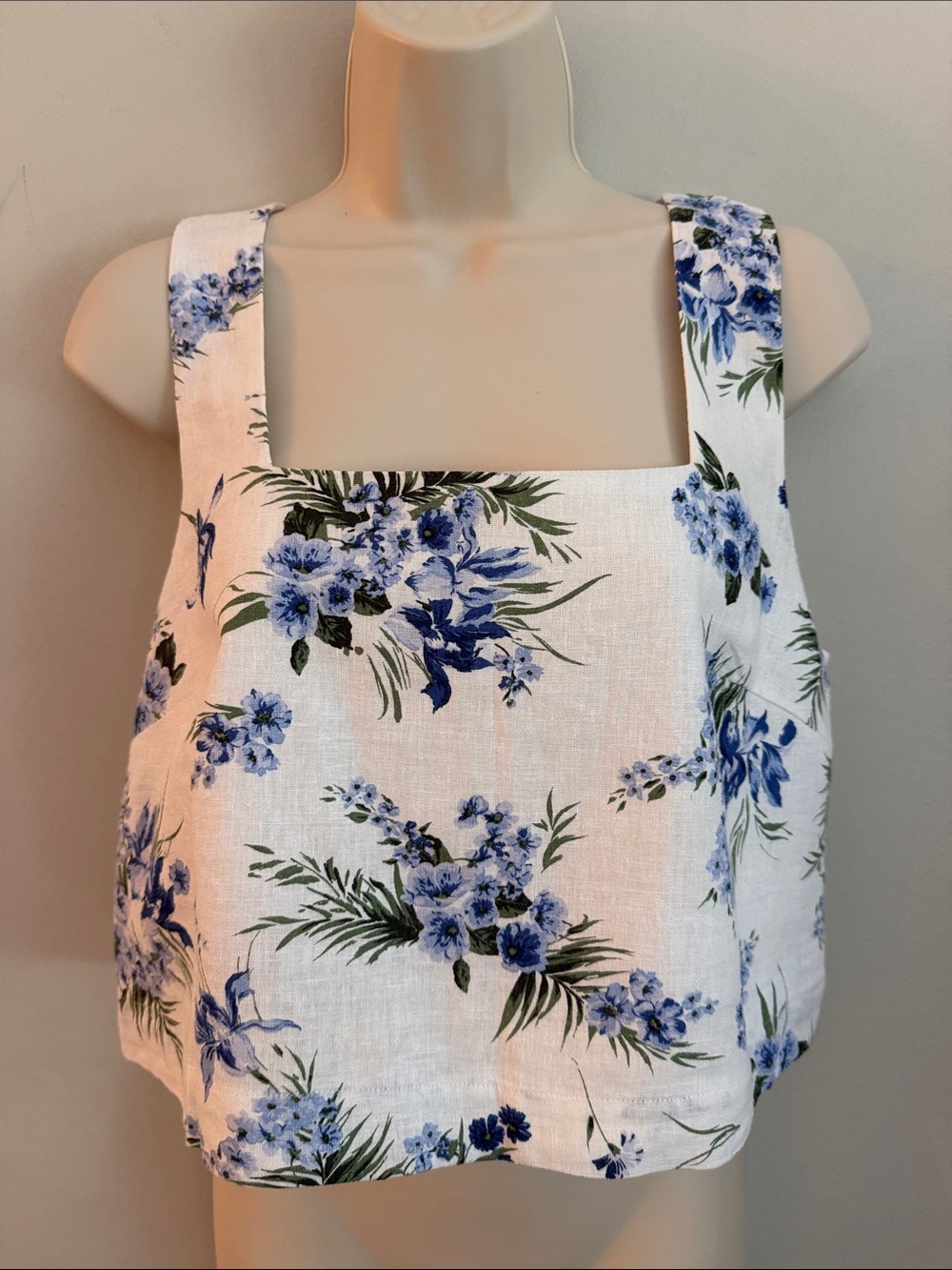 Rachel Zoe White Crop Top with Blue Floral Print Linen Blend - size small